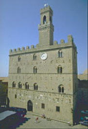 Immagine del Palazzo dei Priori della città di Volterra